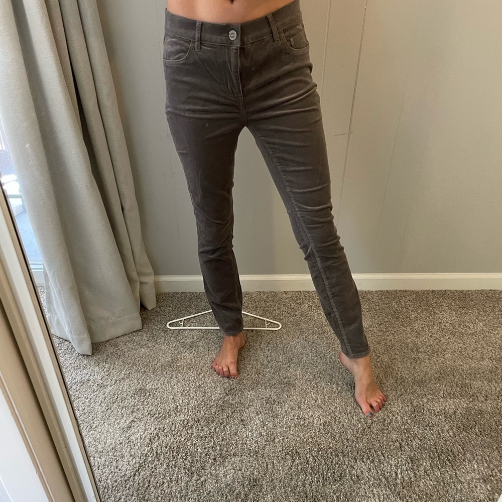 Loft size 4/ size 27 modern skinny corduroy pants. New with tags.